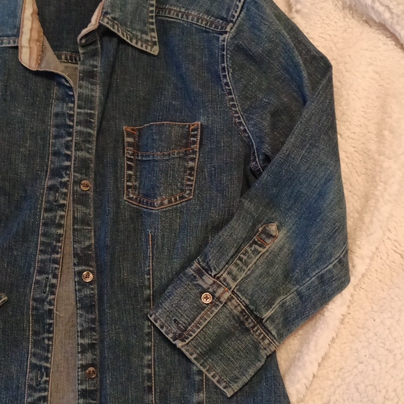 GAP Denim Jean Jacket - Picture 2 of 8